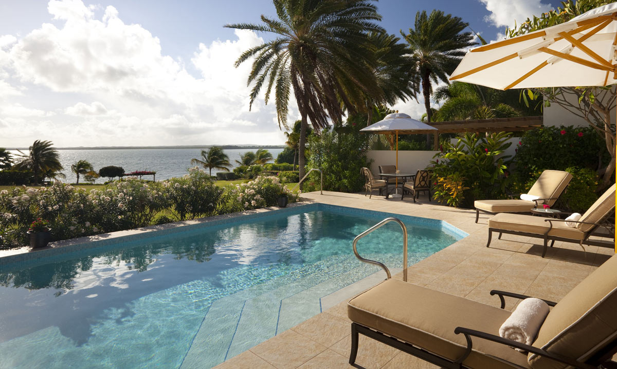 villa holiday or hotel getaway